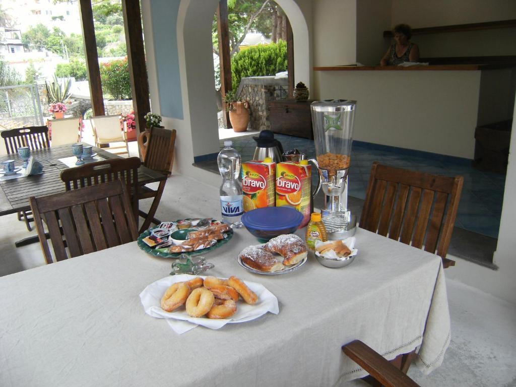 Villa Acacia 폰차 외부 사진