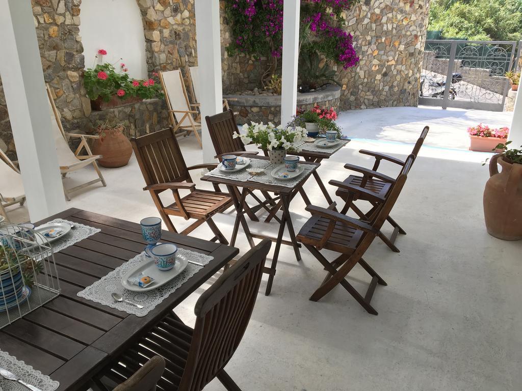 Villa Acacia 폰차 외부 사진